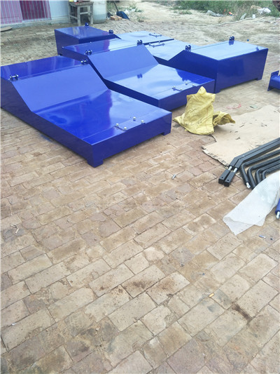 四川新款凹箱移动篮球架正在打包装 四川新款凹箱移动篮球架正在打包装