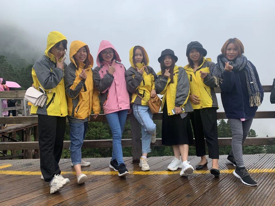 康宜健身器材厂家优秀员工乐游四川 康宜健身器材厂家优秀员工乐游四川