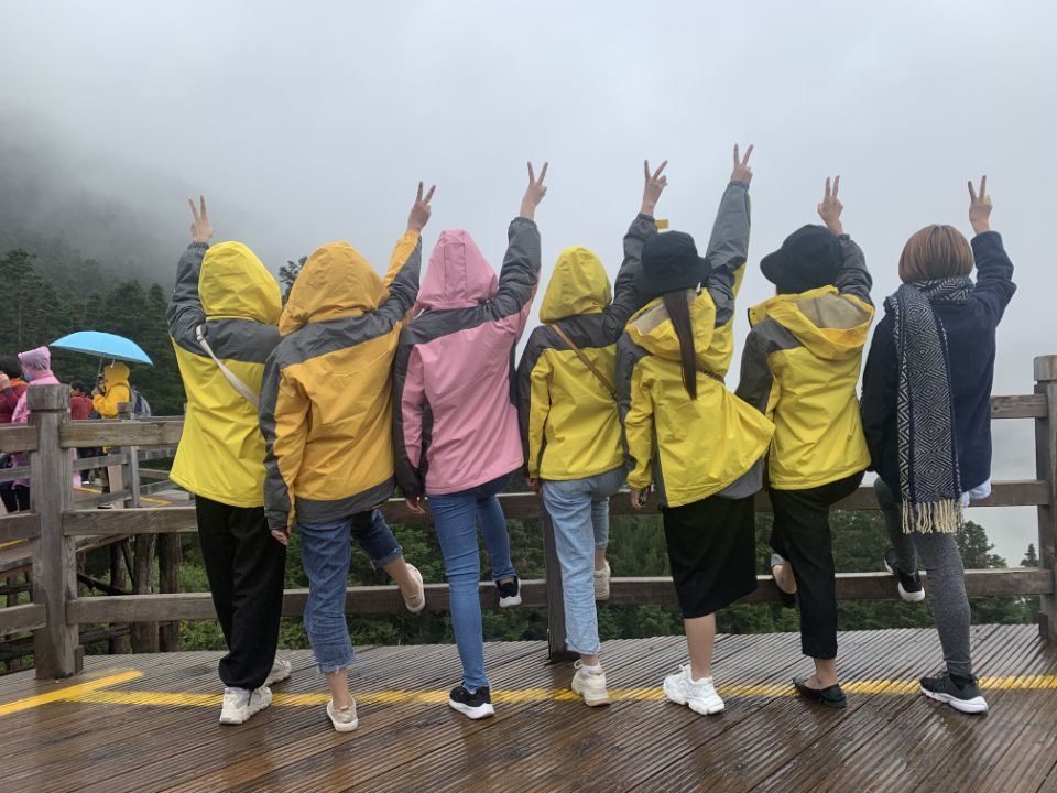 康宜健身器材厂家优秀员工乐游四川 康宜健身器材厂家优秀员工乐游四川