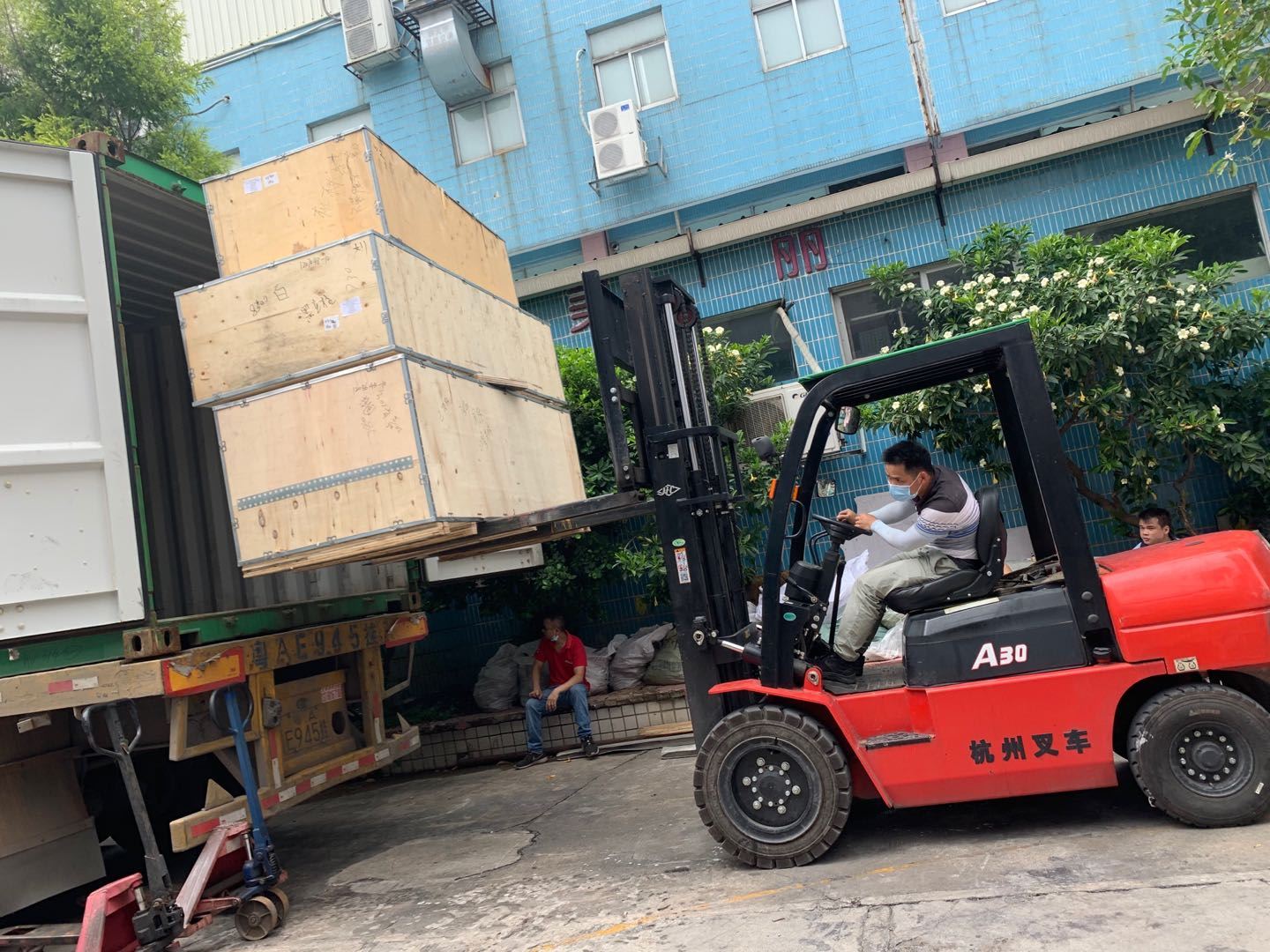 斗酷暑、战高温，发货与时间赛跑！ 