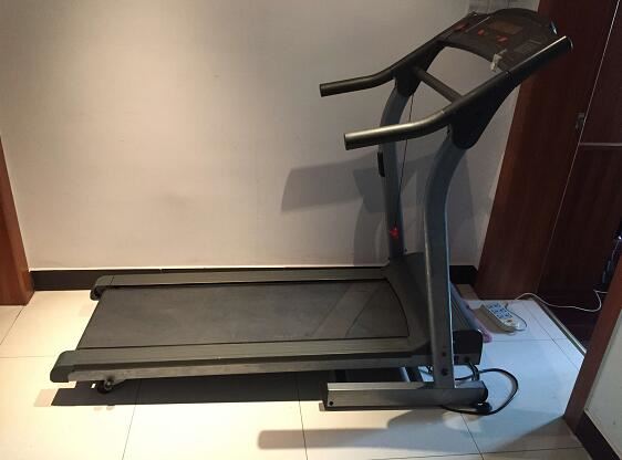 对于180公斤的重量，不建议在2000元以内使用跑步机图1