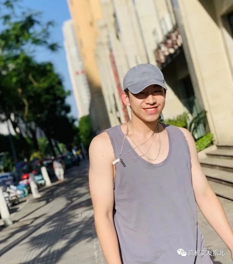 【街舞社社长、健功夫少女吴温蒂身达人】这样的boy浑身散图1