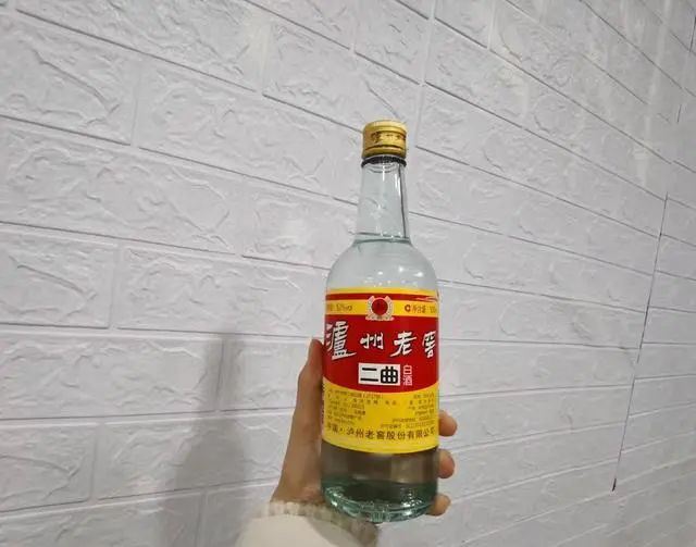 浓香龙头品牌竟有&ldquo;酒精酒&rdquo;!十几块一瓶,销量巨大,你在喝图1