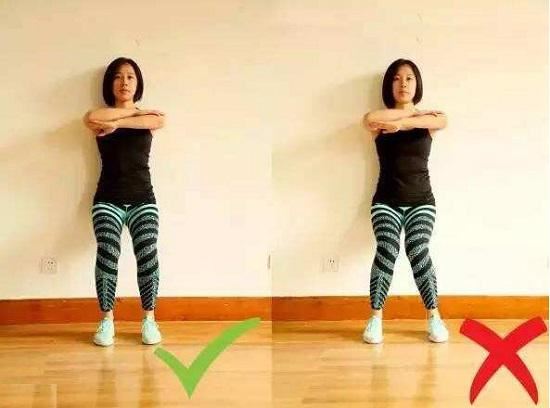 通过靠墙静蹲进行下肢力量训练 通过靠墙静蹲进行下肢力量训练