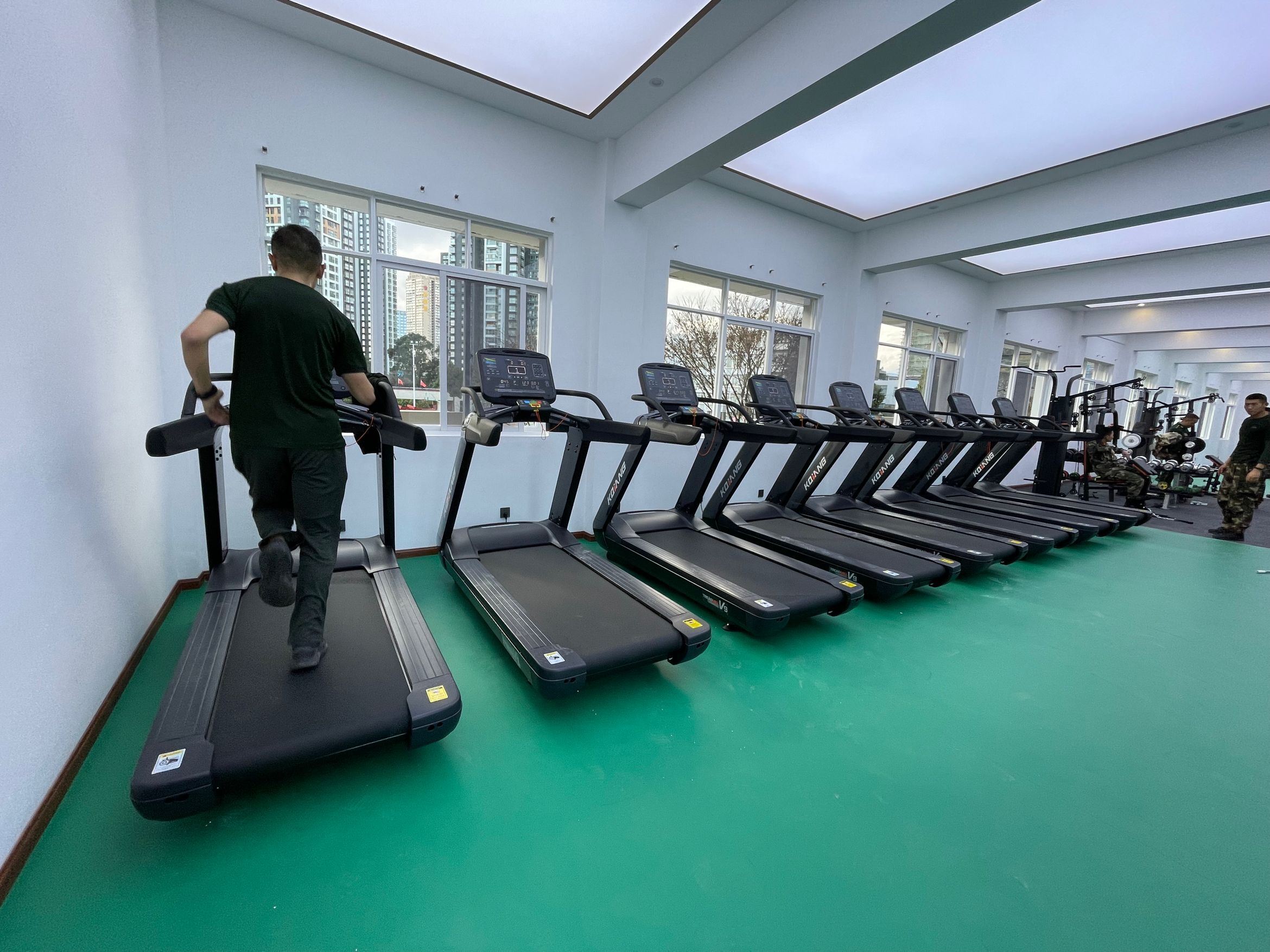 家庭健身器材买哪些比较实用？小型家庭健身器材康强厂家图1