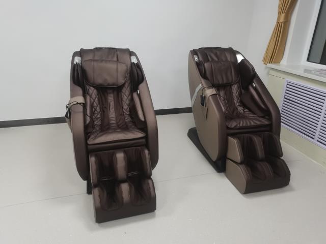 按摩椅适合老人吗？按摩椅值不值得买？(老年人买按摩椅好图1