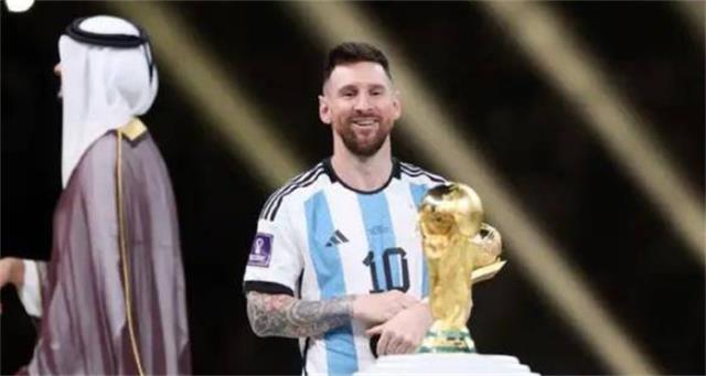 梅西圆梦了，阿根廷点球大战4-2击败法国拿下队史第三冠(图1