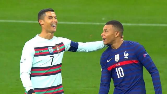 梅内还在休假！有谁注意到姆巴佩举动，学习偶像C罗，巴黎图1