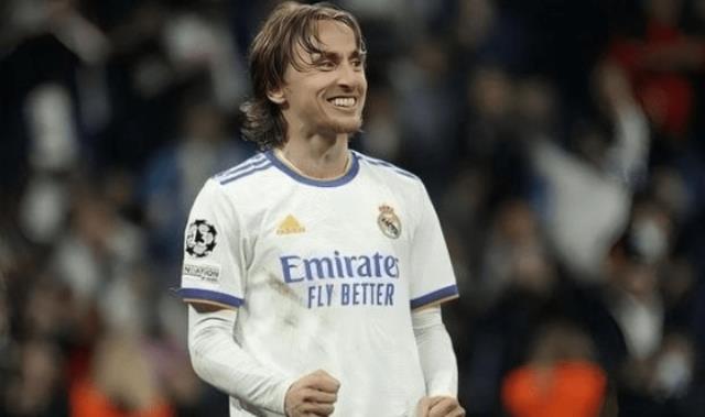 再见莫德里奇！拒绝皇马续约，佛爷求购1.3亿天才，造新典图1