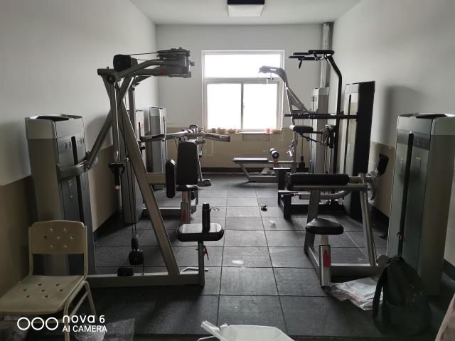 健身器材哪里卖？如何选择适合自己的健身器材？(自己的健 图