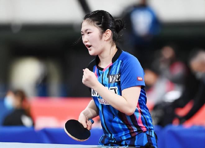 早田希娜逆转夺得女单冠军，成就三冠王，风头盖过伊藤美图1