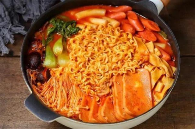 ?韩国部队火锅的来历 韩国人为什么喜欢吃泡菜