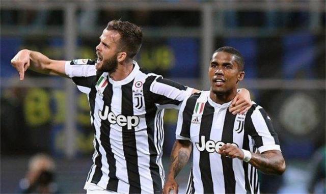 尤文图斯为签回博格巴提出互换方案，曼联面临抉择(尤文图