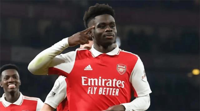 阿森纳主场大胜伯恩茅斯，重返联赛榜首，特罗萨德发挥出图1