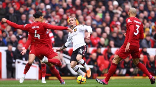 英超争四形势逆转，曼联跌出前四，利物浦机会来了！(英超图1