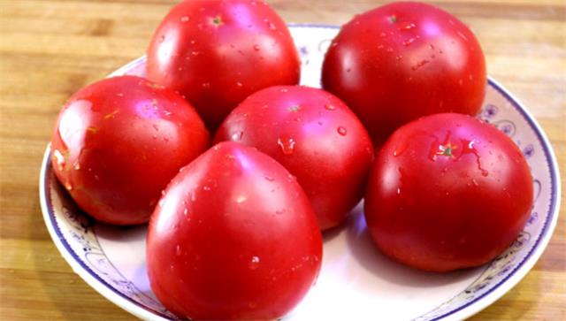 ?西红柿生吃对人体的好处 西红柿生吃和熟吃哪个更好