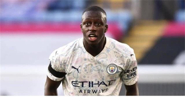 曼城球员本杰明&middot;门迪因涉嫌强奸和殴打七名女性受审，职图1