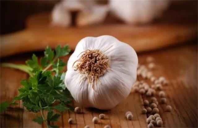 ?不宜吃大蒜的人群 吃大蒜的好处是什么