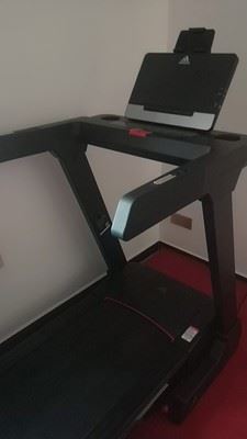 实话测试：adidas阿迪达斯跑步机使用1个月优缺点评论，真的好