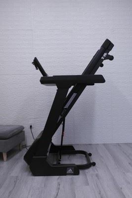 实话测试：adidas阿迪达斯跑步机使用1个月优缺点评论，真的好