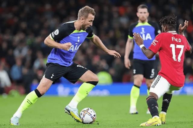 热刺力挺！凯恩留队续约，曼联撤离收购计划(凯恩和热刺合图1