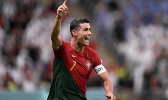 C罗入选葡萄牙队20年纪录再续，新帅赞其经验宝贵(c罗葡萄图1